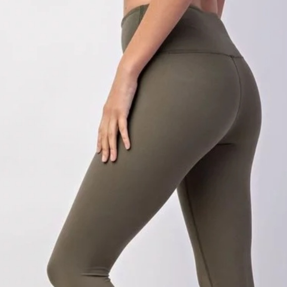 FINAL SALE 🆕🌿HIGH WAISTED YOGA LEGGINGS🌿 - Picture 6 of 7